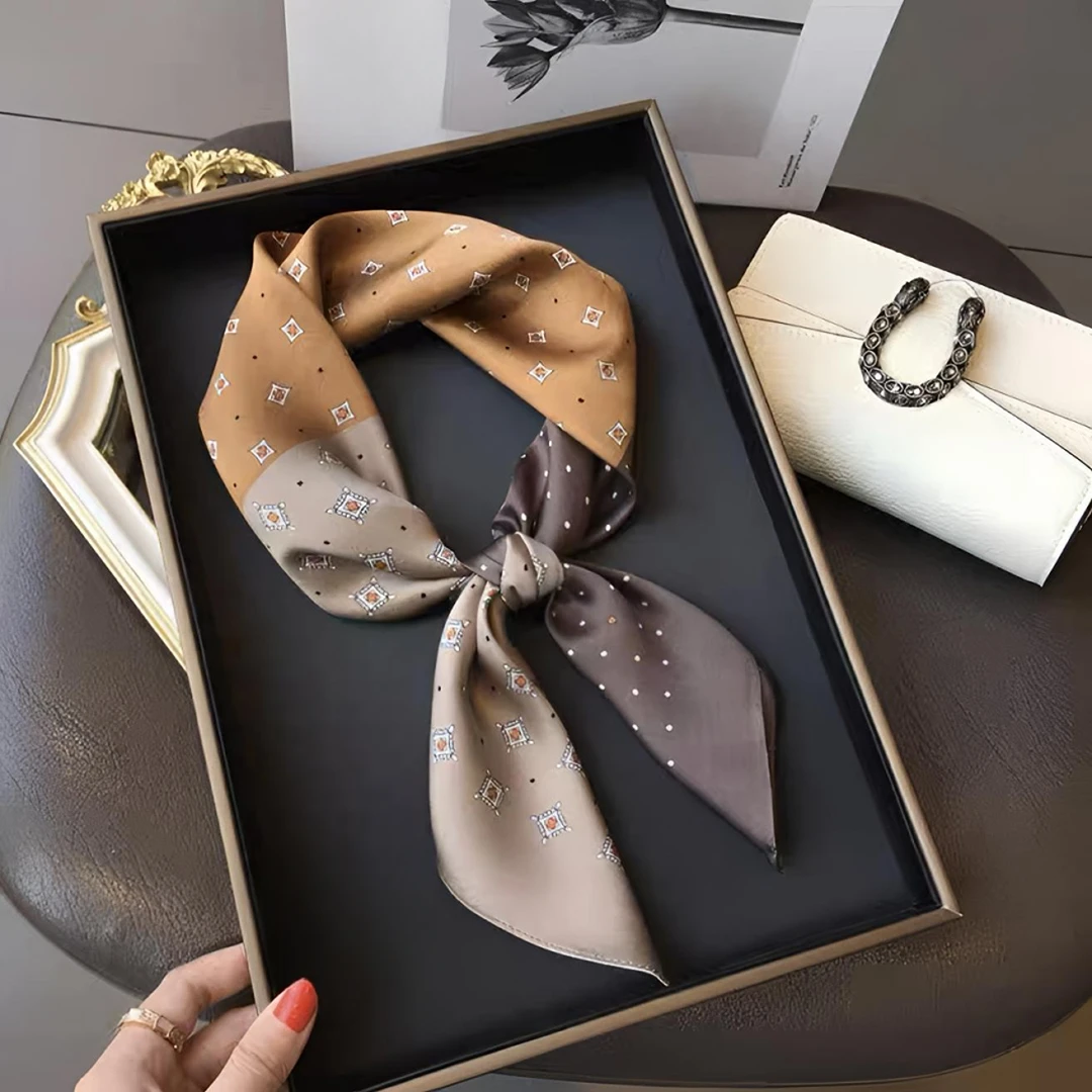 专属桑蚕丝单面三拼色气质百搭65方巾女士真丝丝巾搭配为披肩外搭