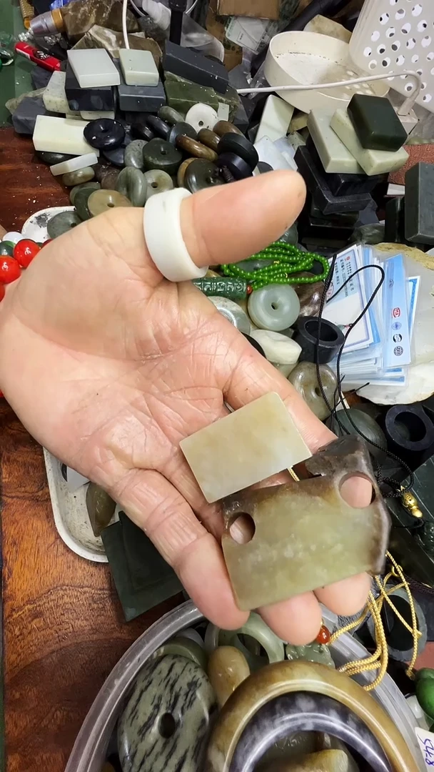 未镶嵌和田玉珠宝半成品毛料