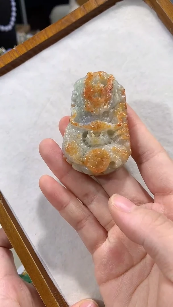 颈饰未镶嵌翡翠吊坠