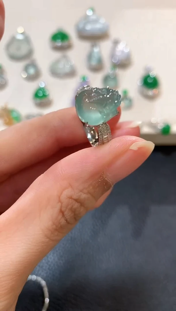 18K金镶嵌戒指翡翠m60