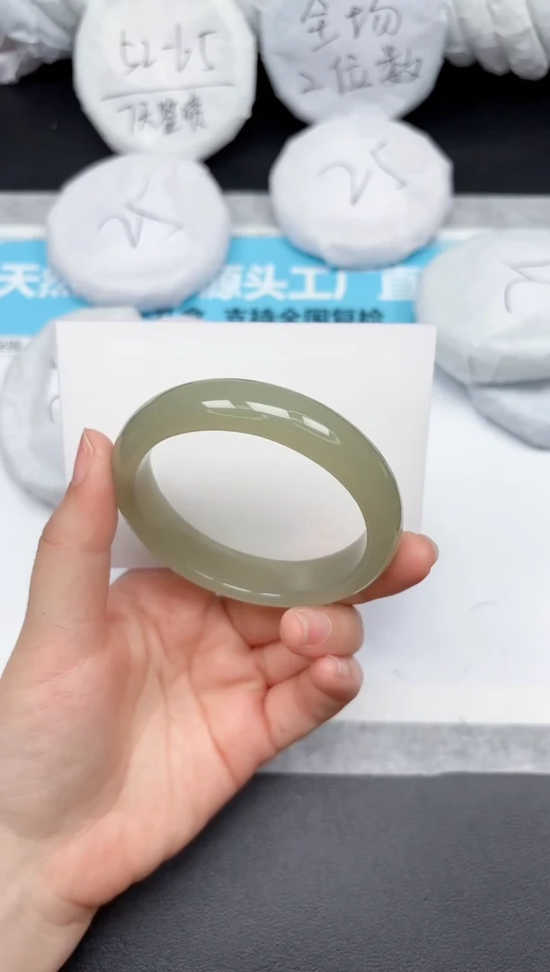 未镶嵌手镯石英质玉166-56.8