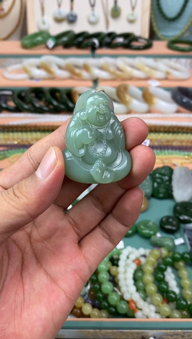颈饰未镶嵌和田玉粉青佛公