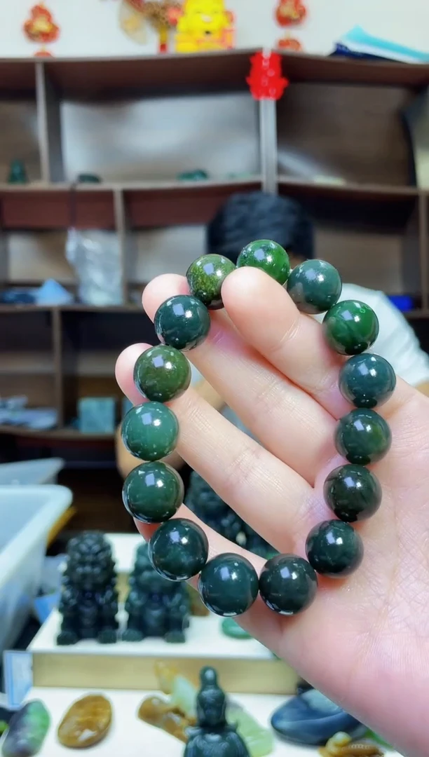 和田玉未镶嵌颈饰1