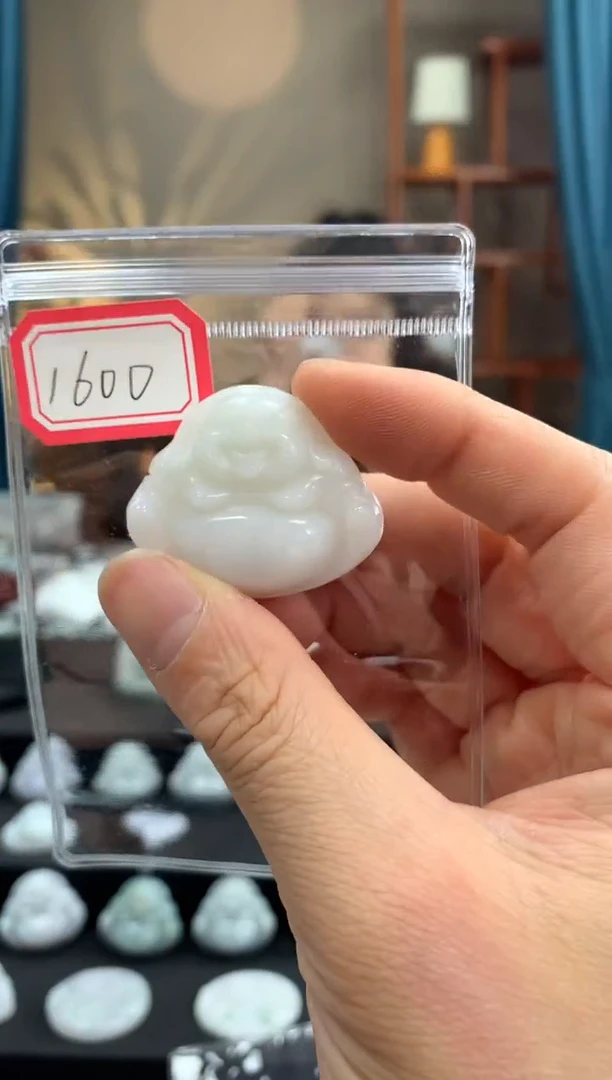 翡翠未镶嵌颈饰佛公1600瑕疵慎拍