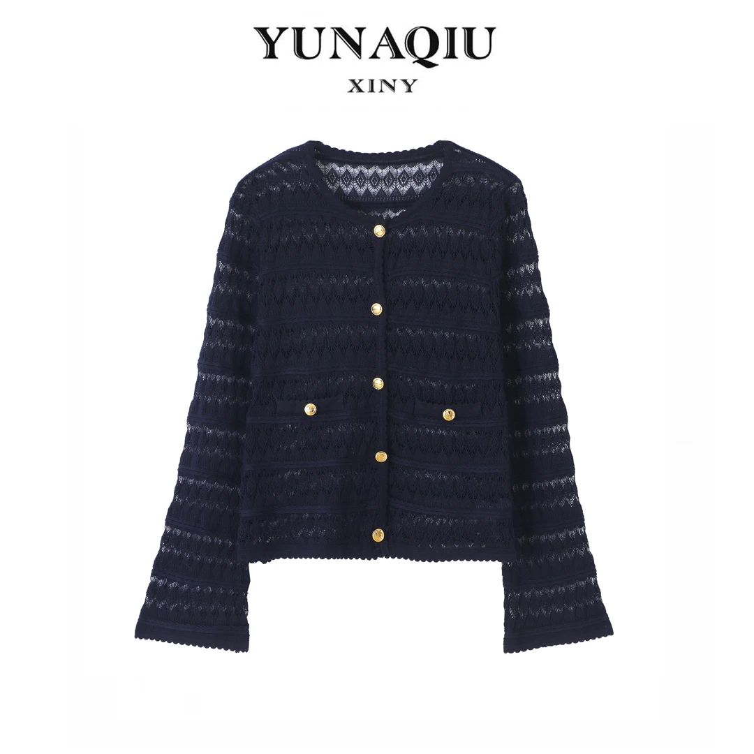 YUNAQIU时尚藏蓝色蕾丝织片圆领单排扣轻薄开衫款式外套-1212