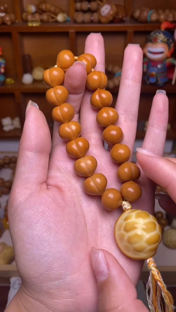 把件猴头核桃高定柯基屁桃＋富甲手持