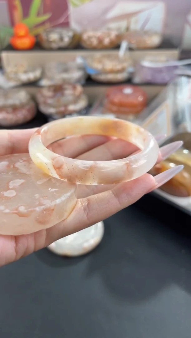 未镶嵌手镯石英质玉57