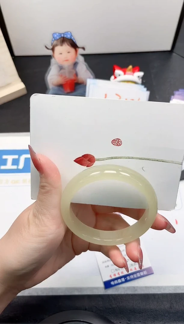 【闪购商品】石英质玉手镯未镶嵌182-58.6