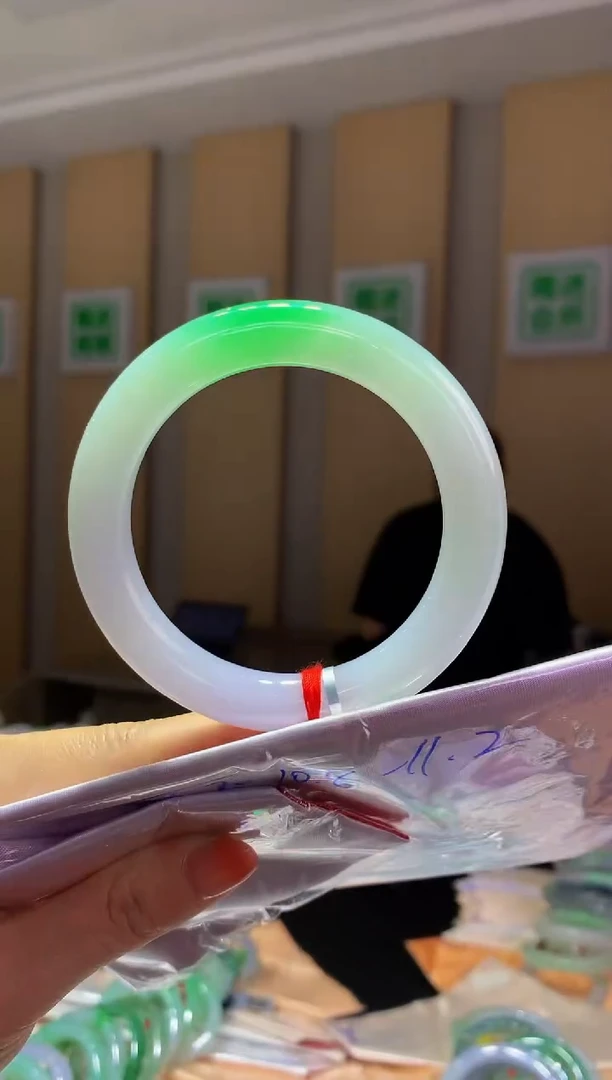 未镶嵌手镯翡翠- Q249圈口 57.7全款25万 定金2万