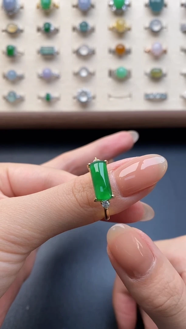 银S925镶嵌戒指翡翠一物一证一礼盒