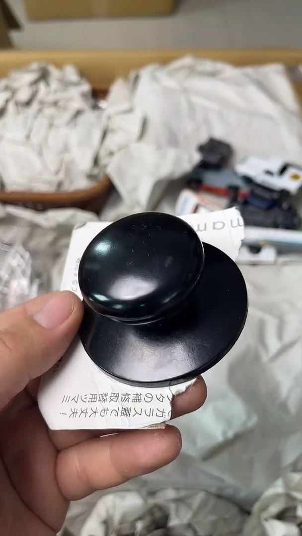 强*日瓷回流黑色摆件