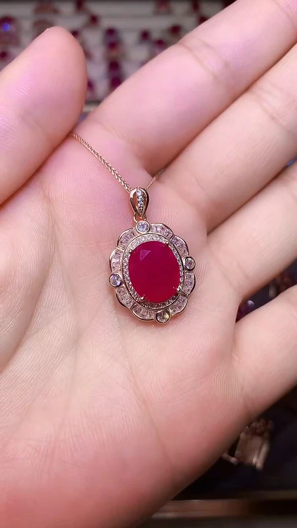 银S925镶嵌颈饰红宝石....