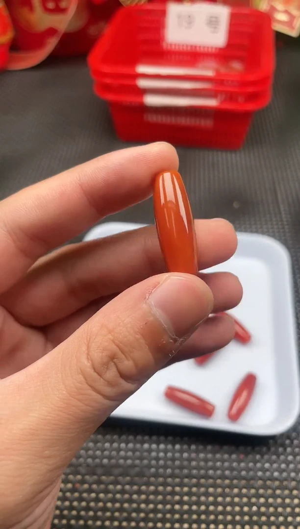 【闪购商品】南红玛瑙单珠未镶嵌20号柿子红卡10*29长桶珠一颗