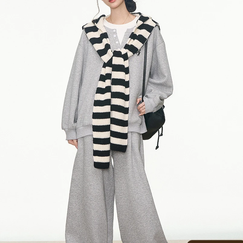 浅灰色时尚洋气套装女2025初秋新款慵懒风宽松披肩卫衣裤子三件套