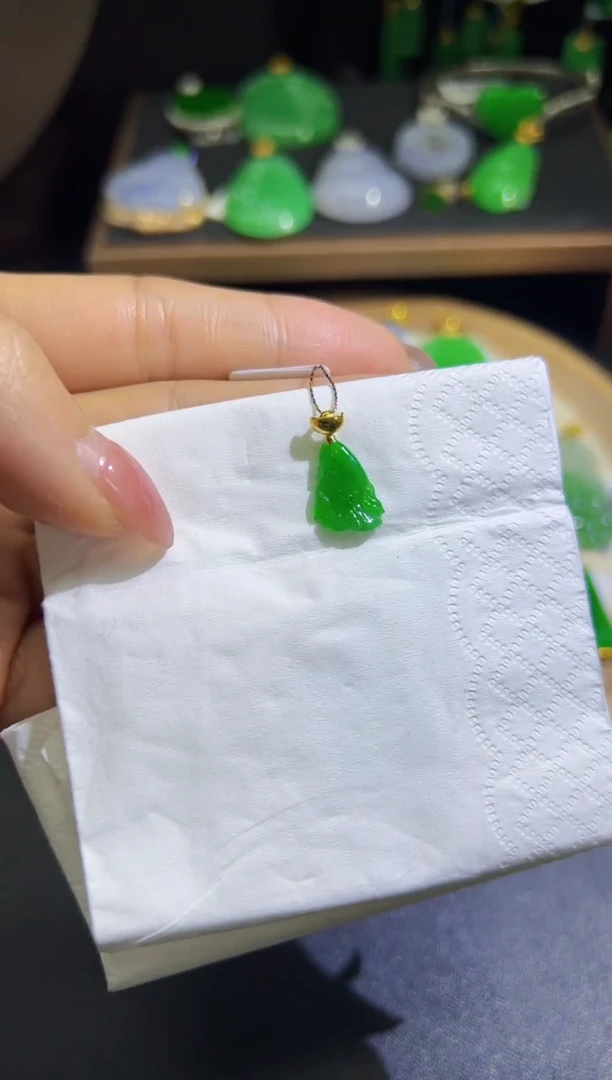 【闪购商品】翡翠颈饰18K金镶嵌Q缅料A货翡翠/支持复检/一件