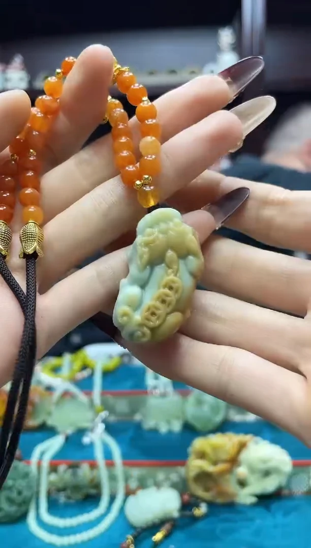 未镶嵌岫玉吊坠·