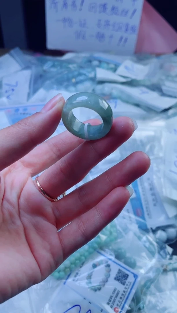 翡翠戒指未镶嵌戒圈
