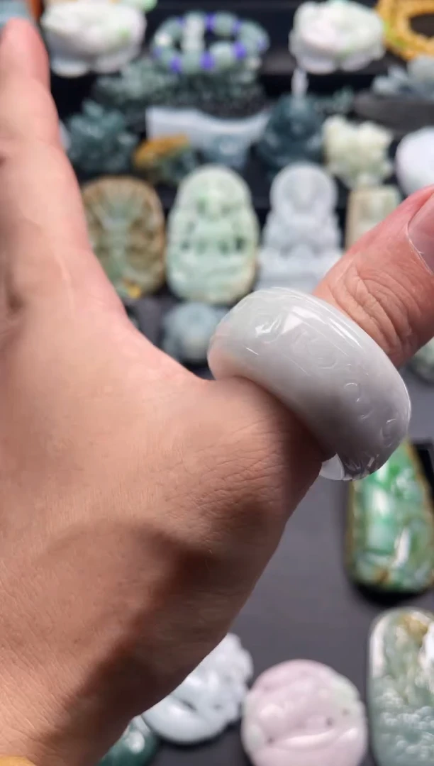 颈饰未镶嵌翡翠3  天然翡翠a货  卡21＋戒指