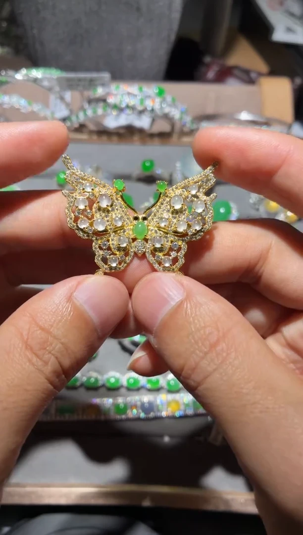 颈饰银S925镶嵌翡翠全量