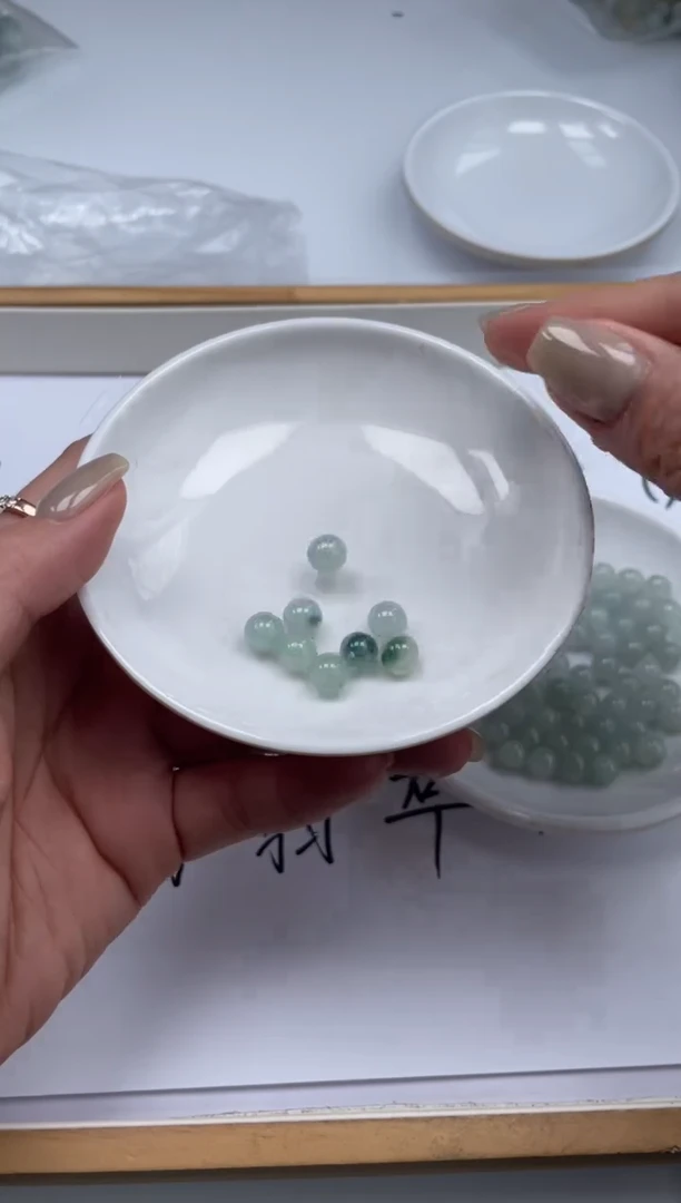 翡翠散珠未镶嵌翡翠散珠卡7.2mm2颗