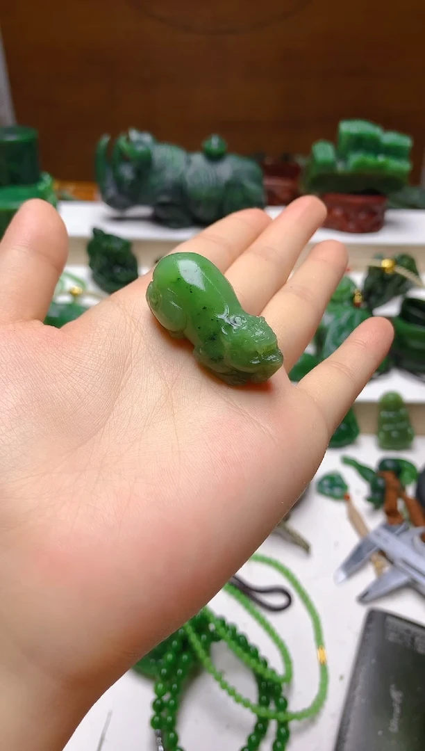 颈饰未镶嵌和田玉（碧玉）随机发货，拍一发一