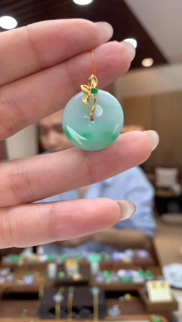 翡翠18K金镶嵌吊坠(不含链)平安扣