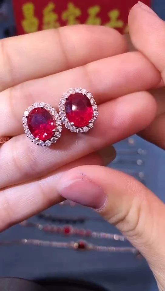 【闪购商品】红宝石耳饰银S925镶嵌1111