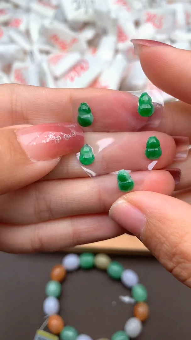 【闪购商品】翡翠挂件未镶嵌一