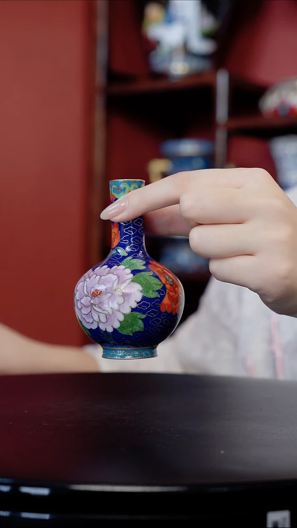 景泰蓝    万花天球瓶