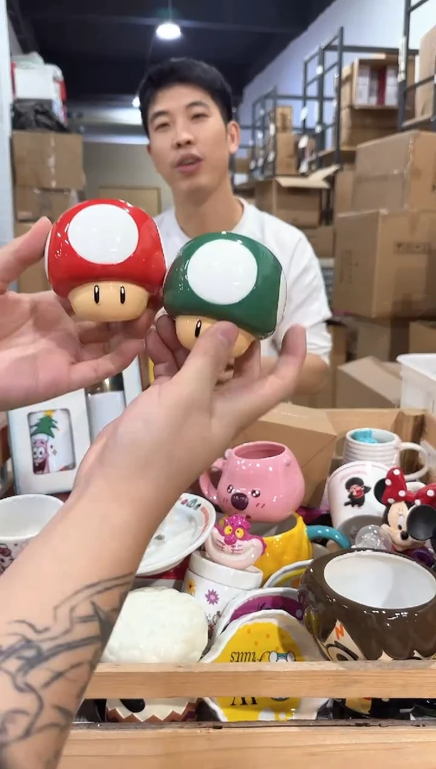 瓷片原盒蘑菇粉瓶一套