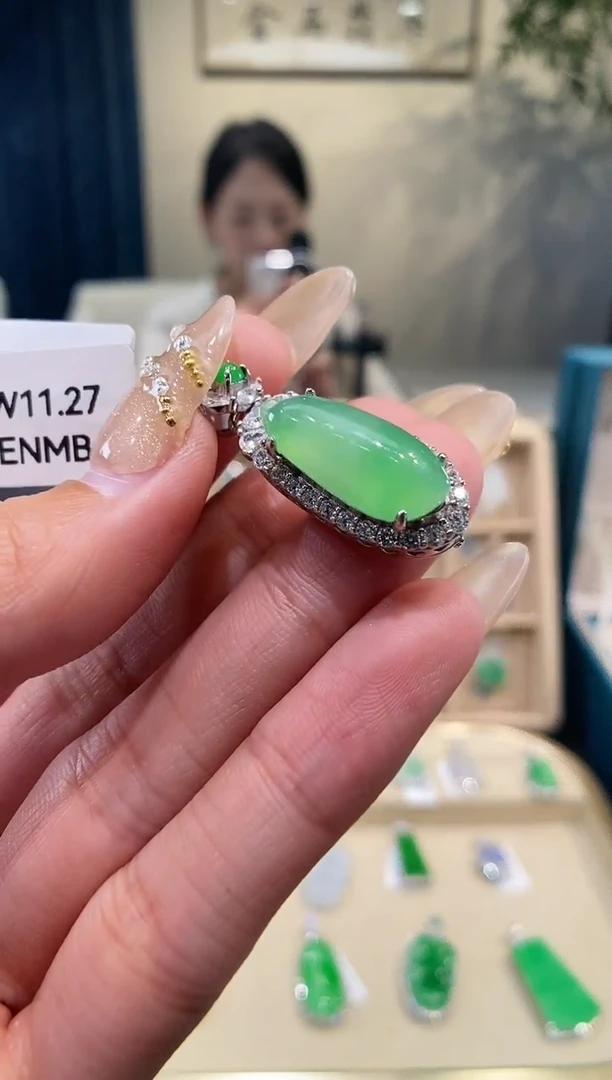 【闪购商品】翡翠吊坠(不含链)银S925镶嵌福瓜