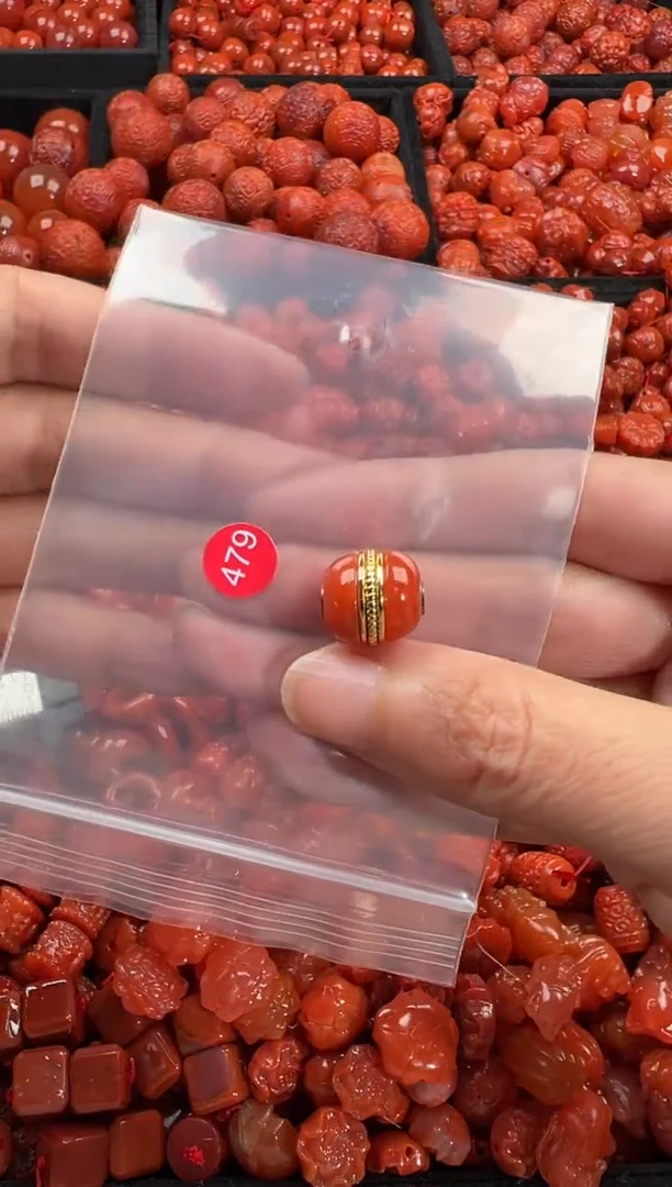 南红玛瑙未镶嵌颈饰1