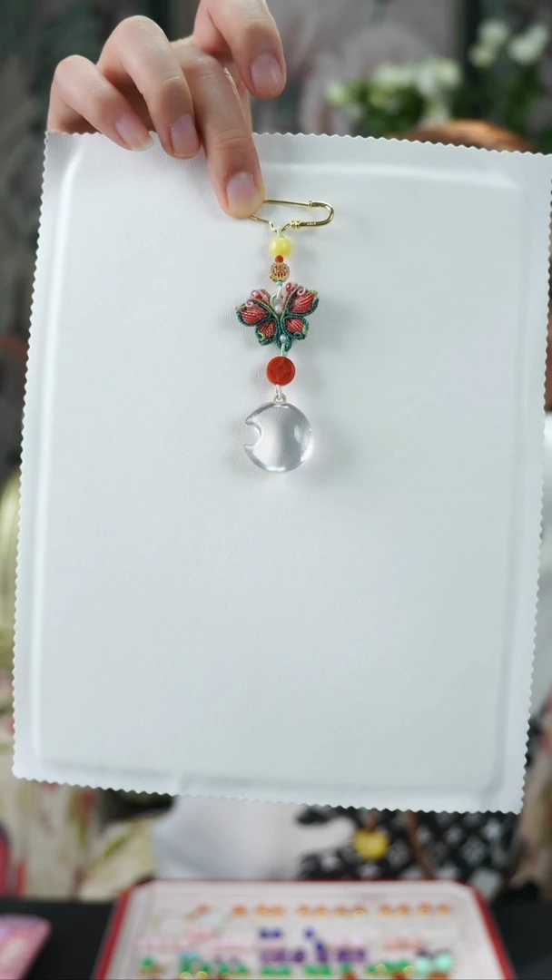 颈饰未镶嵌水晶吊坠