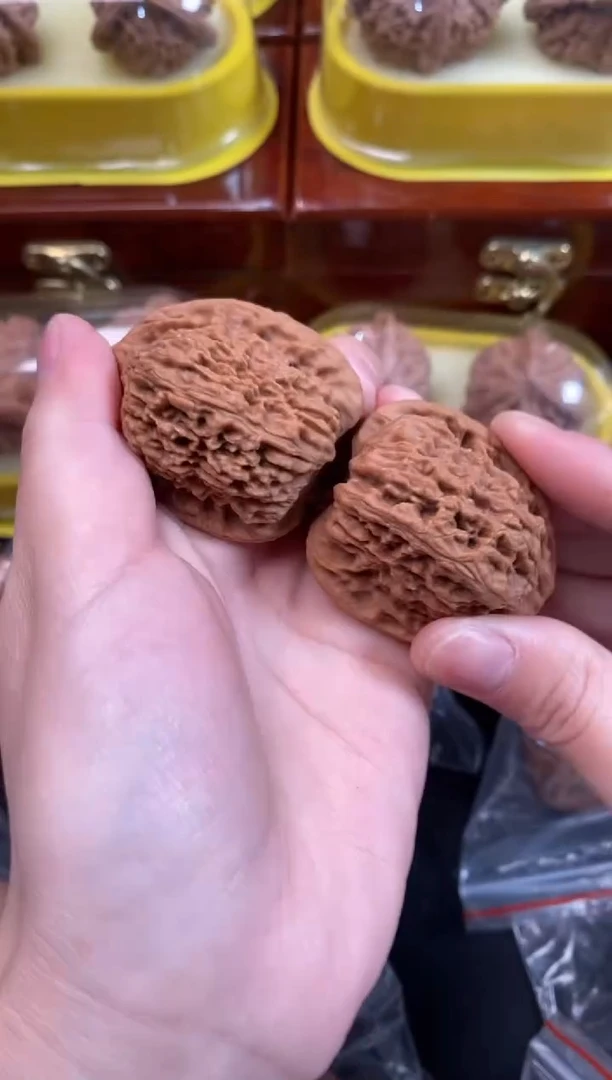 把件文玩核桃南疆石38尺s861