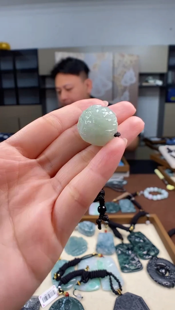 颈饰未镶嵌翡翠多样性发其一
