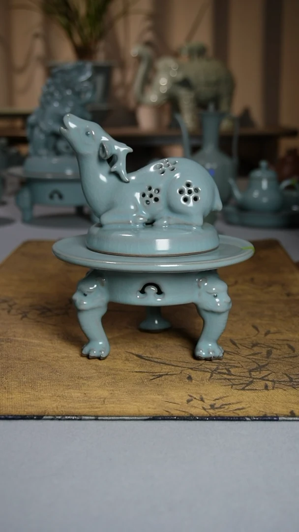 瓷鹿熏炉·········