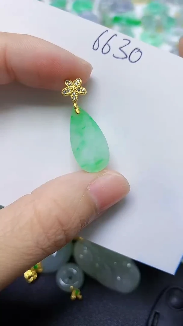 翡翠未镶嵌颈饰天然自然緬甸A貨翡翠