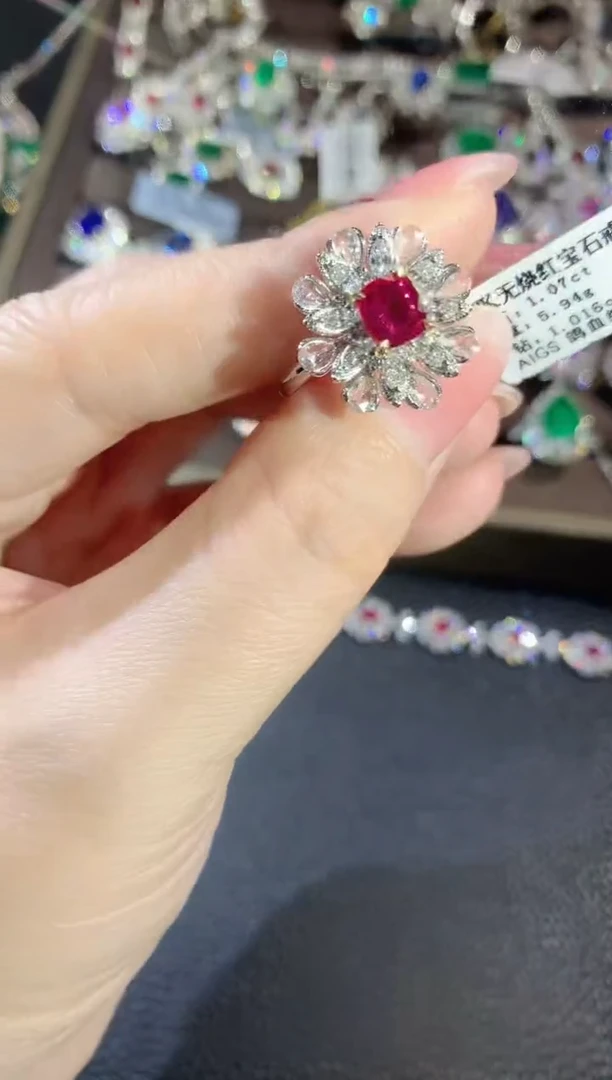 18K金镶嵌戒指红宝石C146