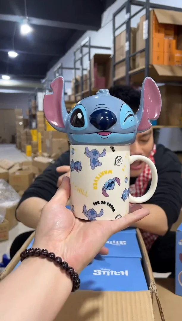 【闪购商品】杯原盒史迪仔满印带盖杯