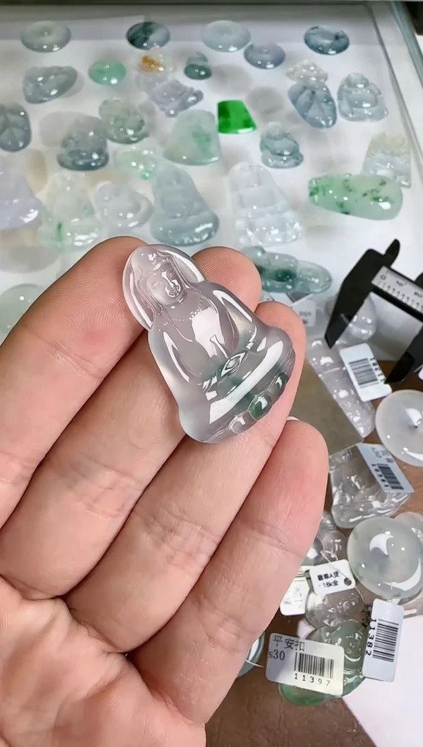 【闪购商品】翡翠吊坠(不含链)未镶嵌