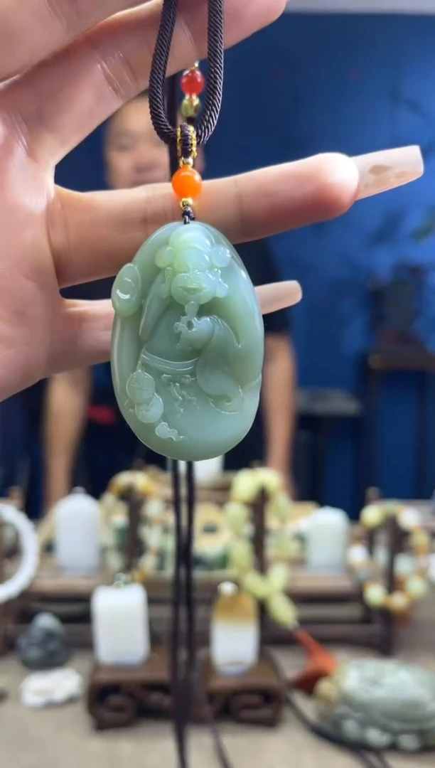 和田玉未镶嵌颈饰1