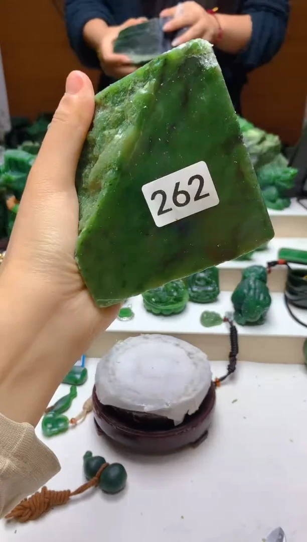未镶嵌和田玉（碧玉）珠宝半成品0