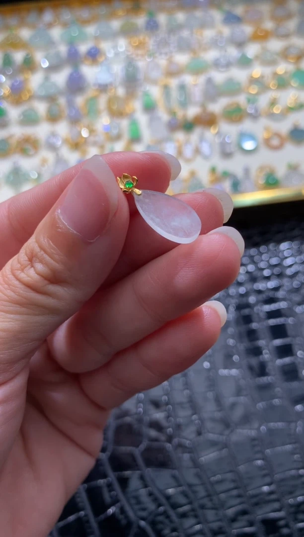 颈饰18K金镶嵌翡翠翡翠