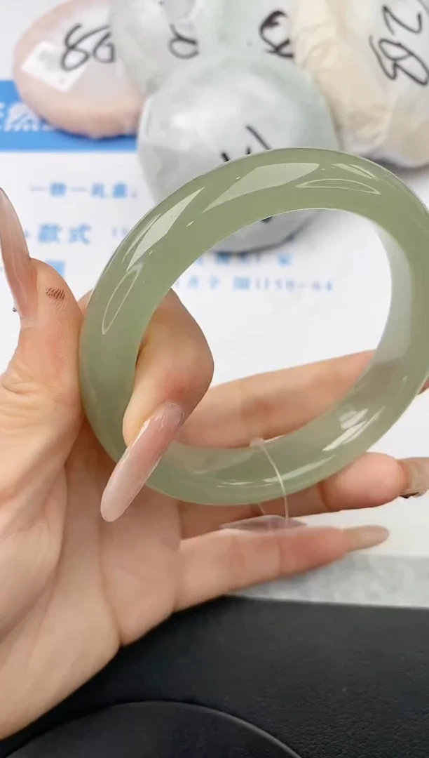 未镶嵌手镯石英质玉w220-DB
