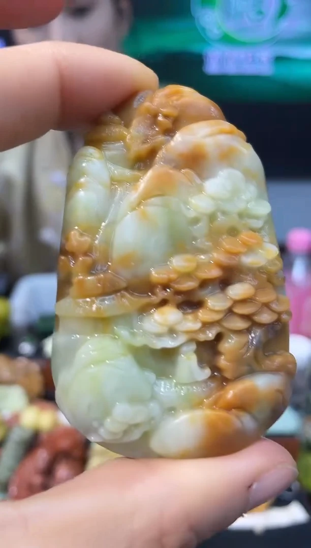 岫玉未镶嵌吊坠·