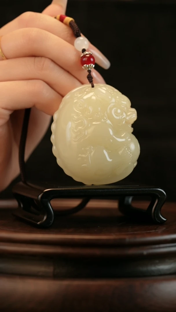 云南石竹叶青雕刻：有求必应