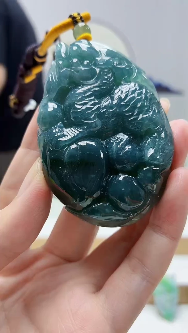 未镶嵌定制翡翠4688zm-毛货挂件70