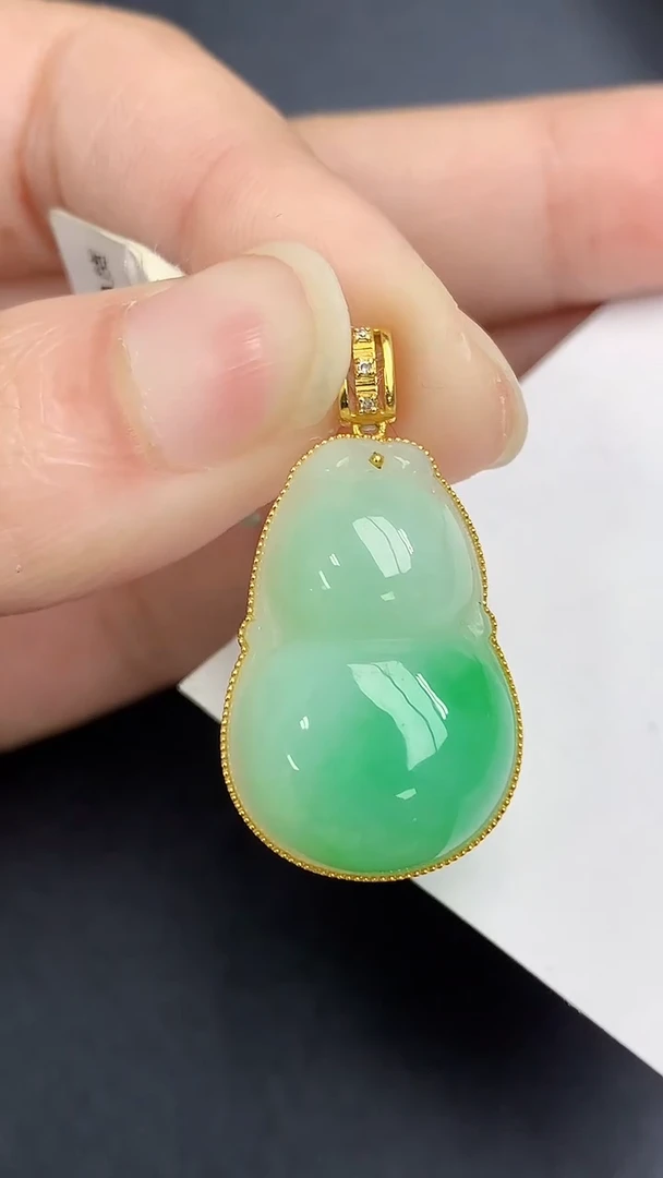 颈饰18K金镶嵌翡翠天然缅甸A货百元以上9元证书费自理