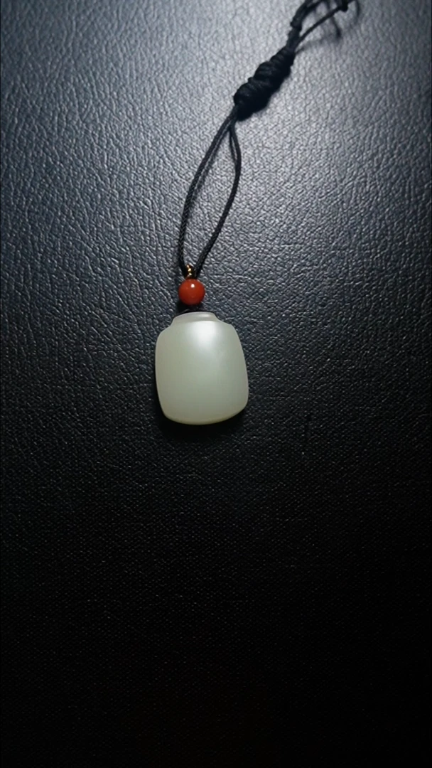 颈饰未镶嵌和田玉无事牌