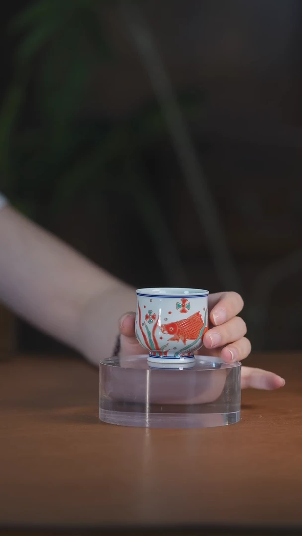 红绿彩鱼藻卢士杯